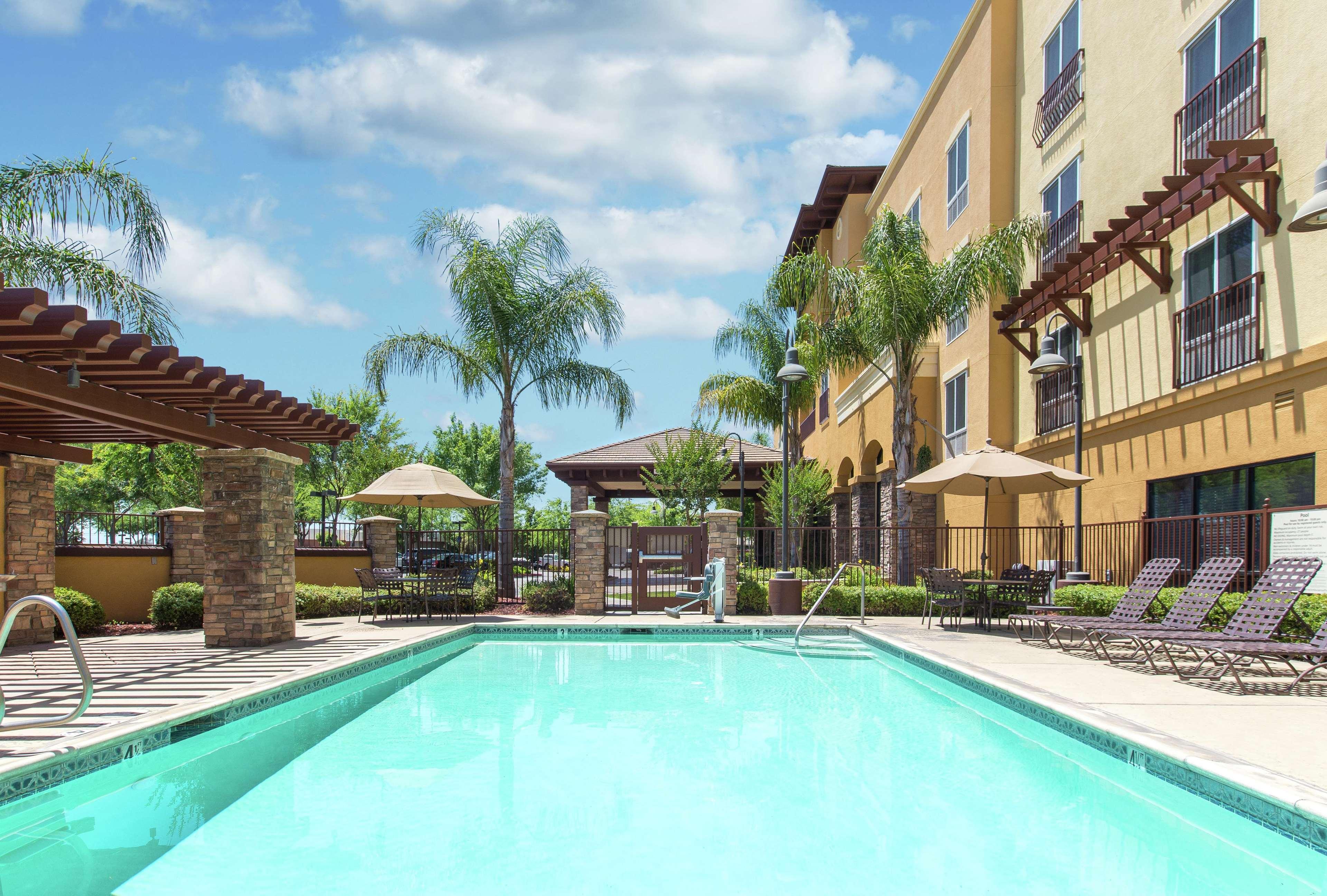 Hampton Inn & Suites Lodi Exterior photo