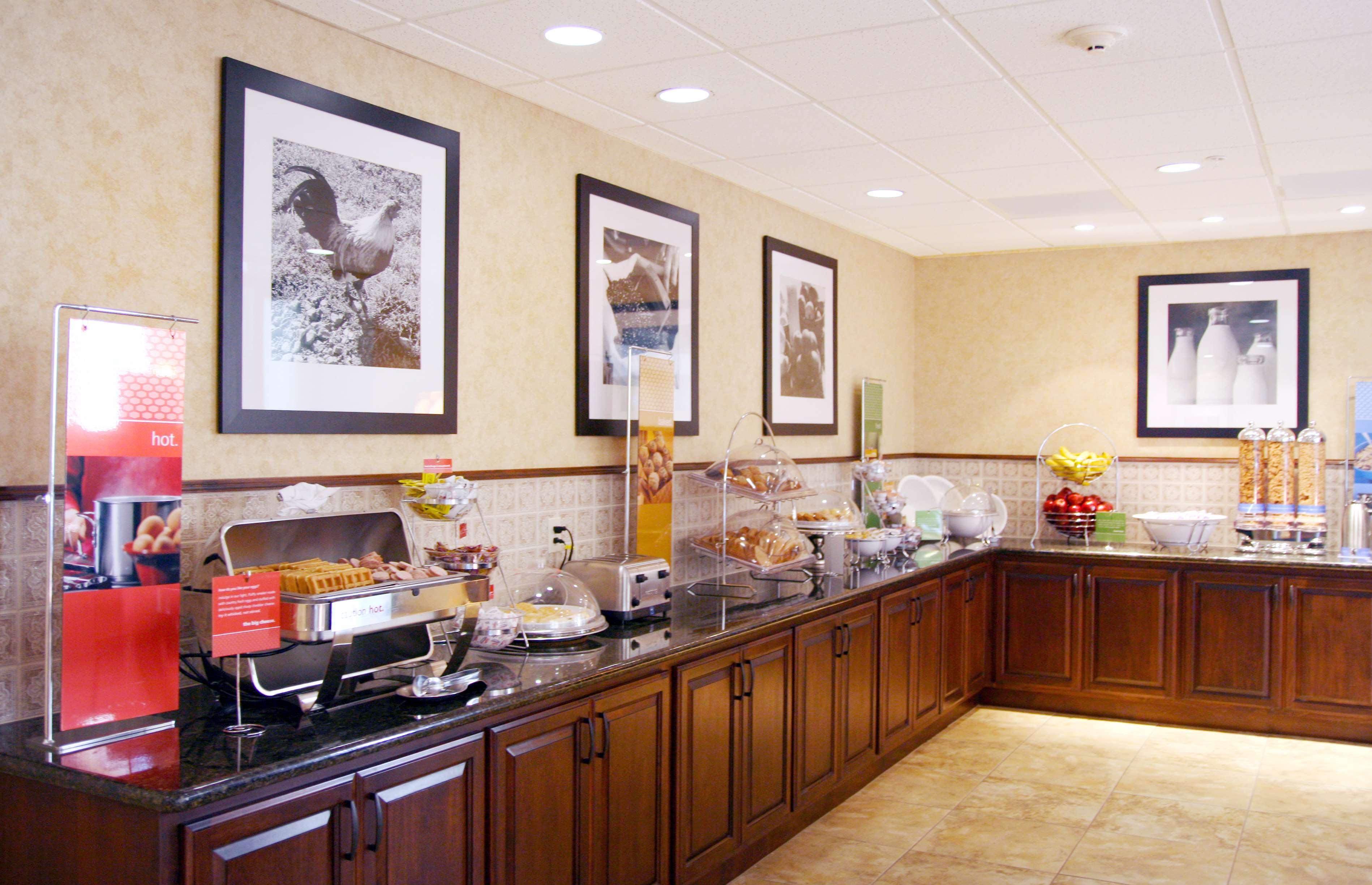 Hampton Inn & Suites Lodi Restaurant photo
