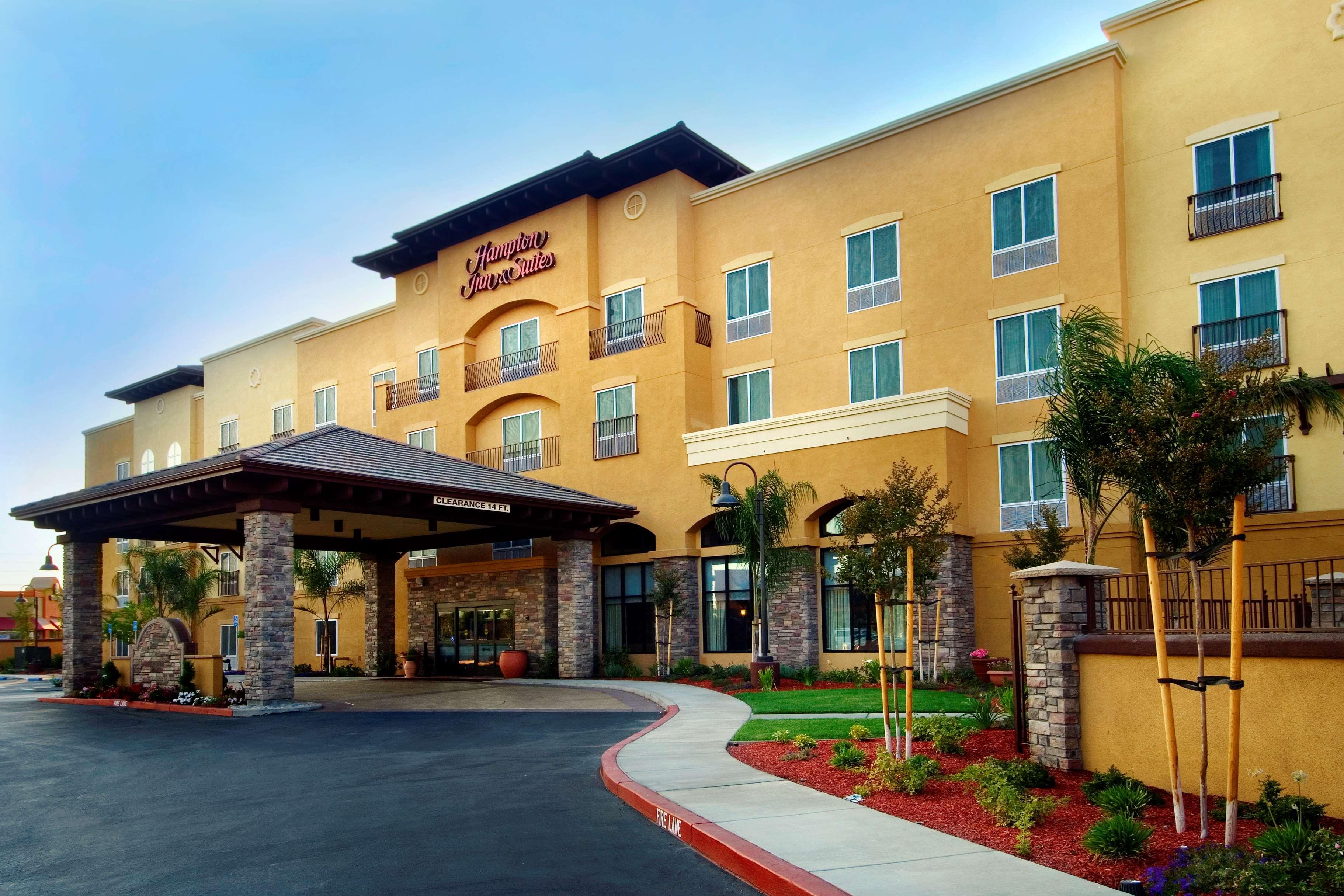 Hampton Inn & Suites Lodi Exterior photo