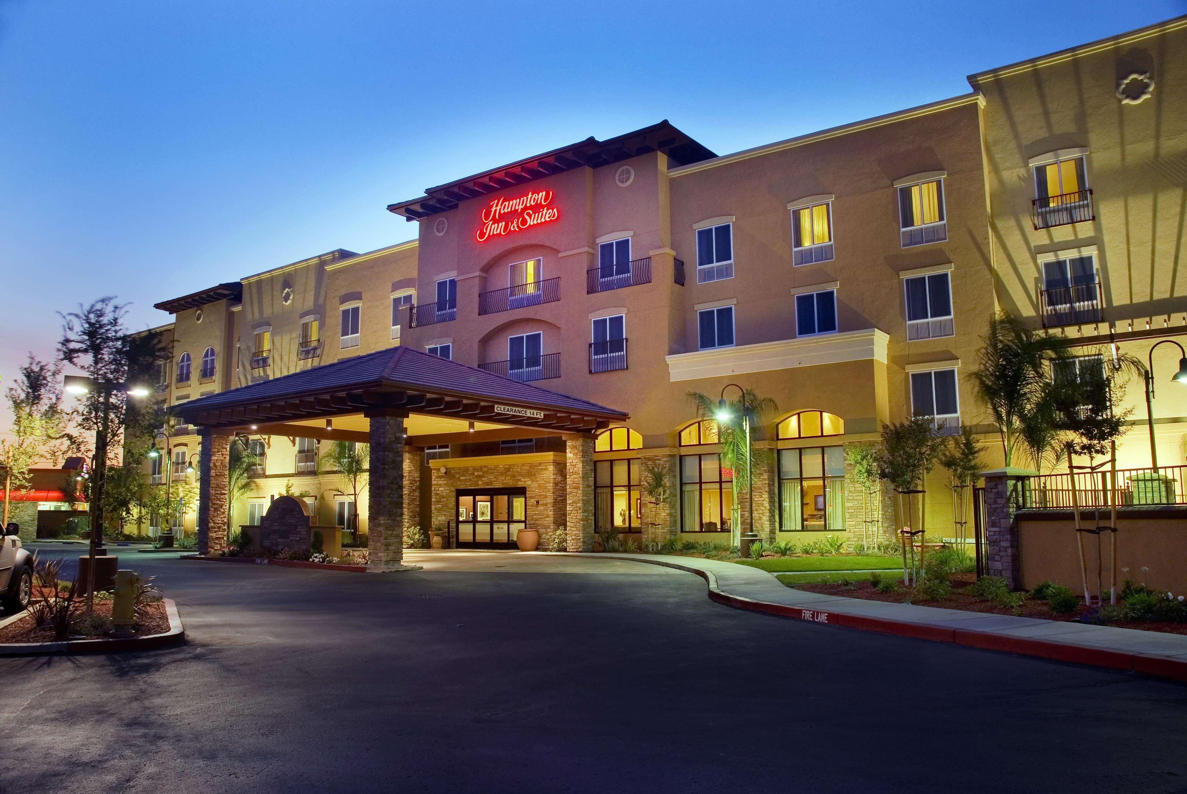Hampton Inn & Suites Lodi Exterior photo