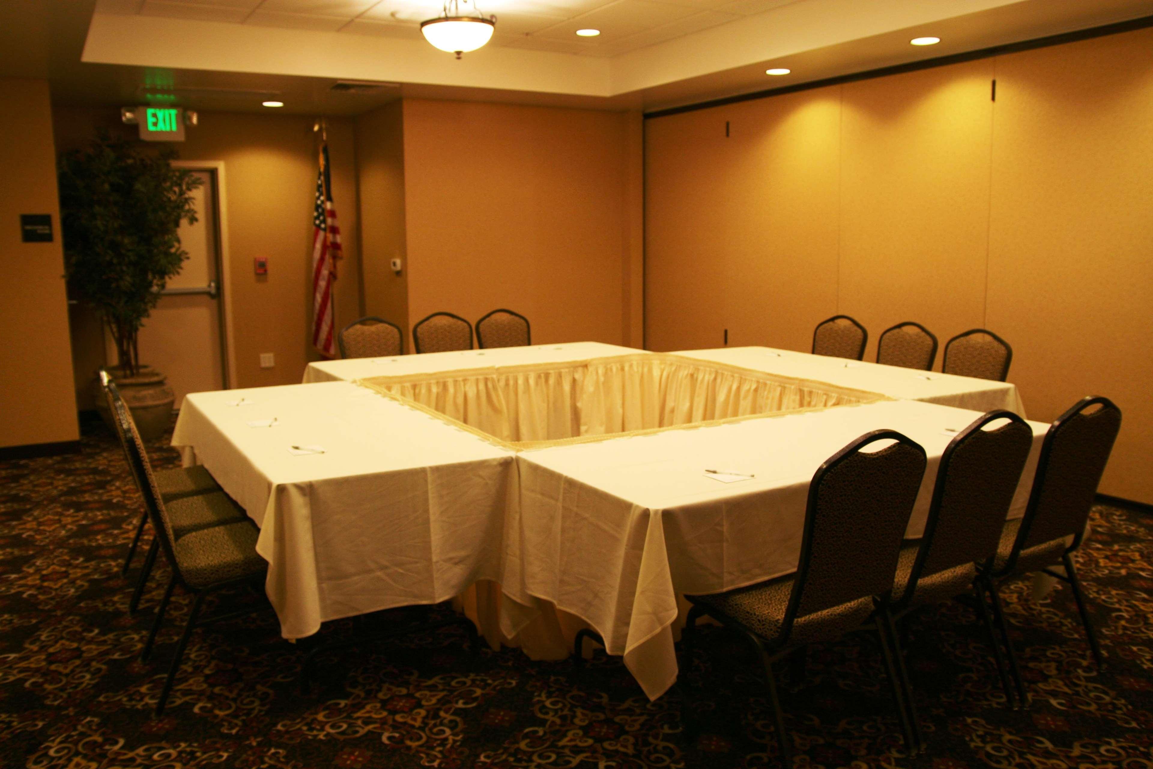 Hampton Inn & Suites Lodi Business photo
