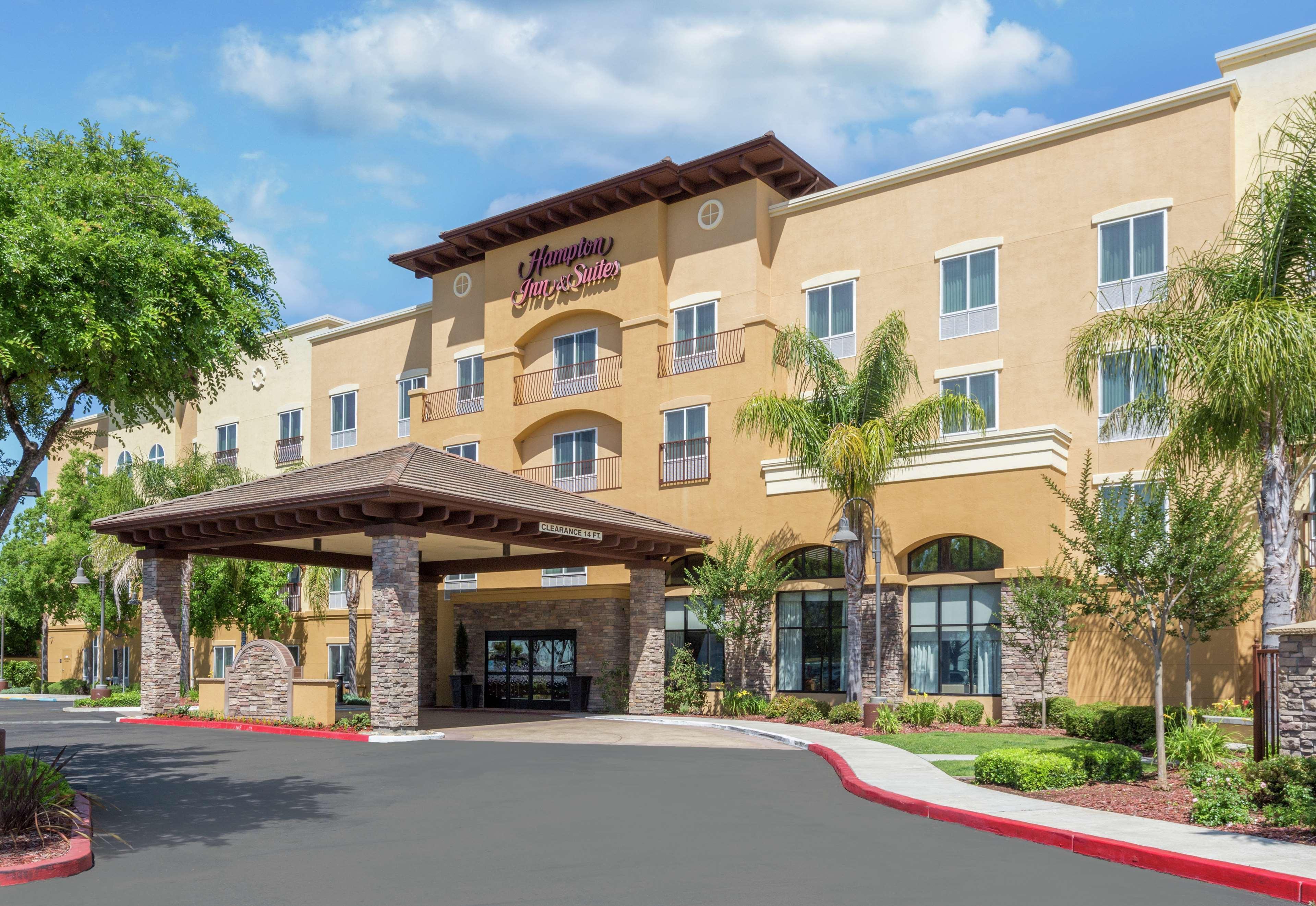 Hampton Inn & Suites Lodi Exterior photo