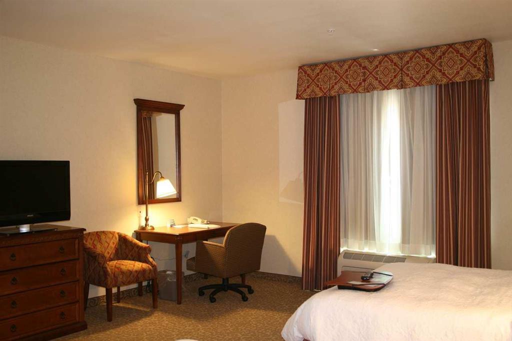 Hampton Inn & Suites Lodi Room photo