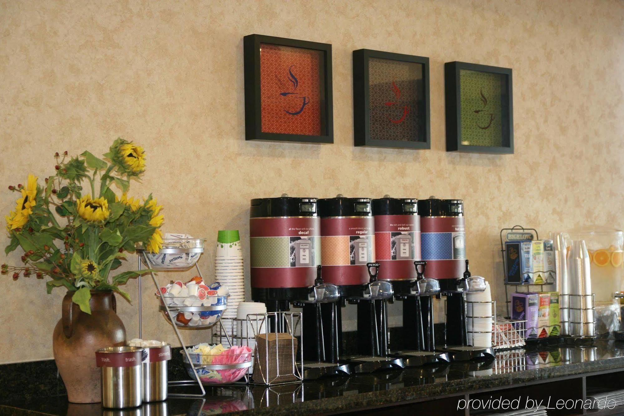 Hampton Inn & Suites Lodi Restaurant photo