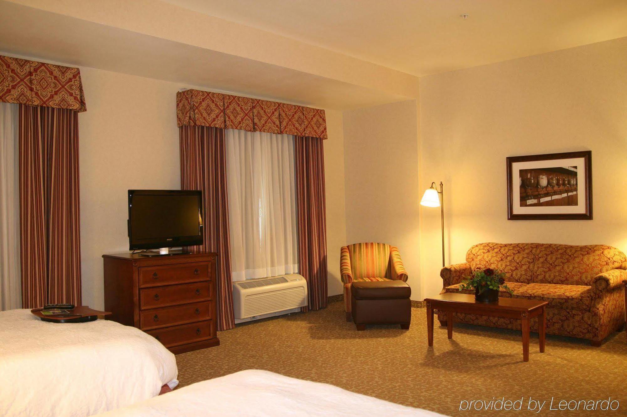 Hampton Inn & Suites Lodi Room photo