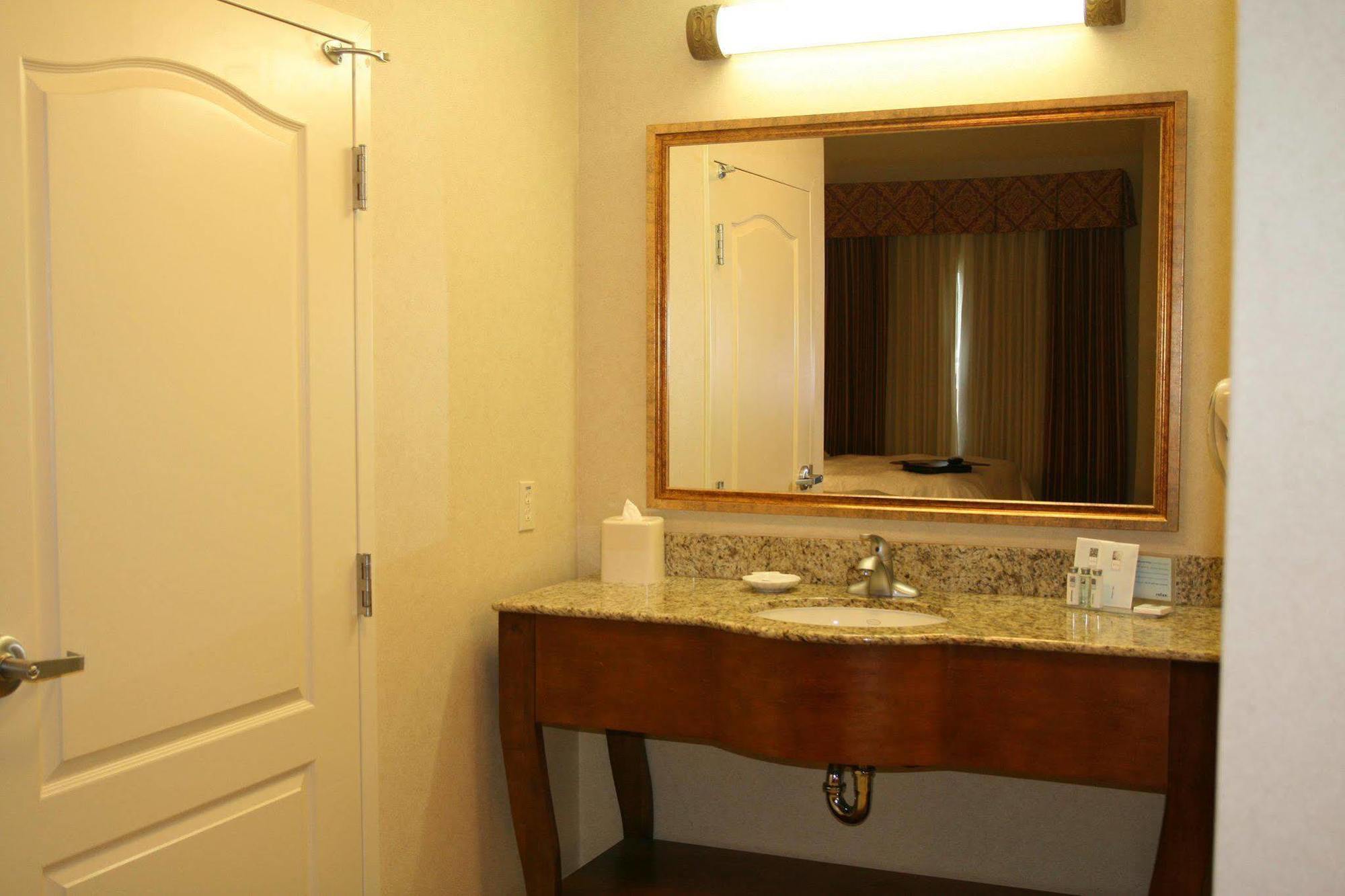 Hampton Inn & Suites Lodi Room photo